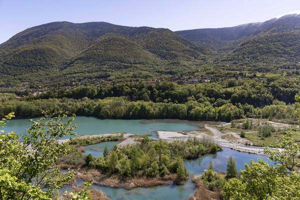 Vue sur la réserve naturelle régionale des isles du Drac - Etang de la rivoire